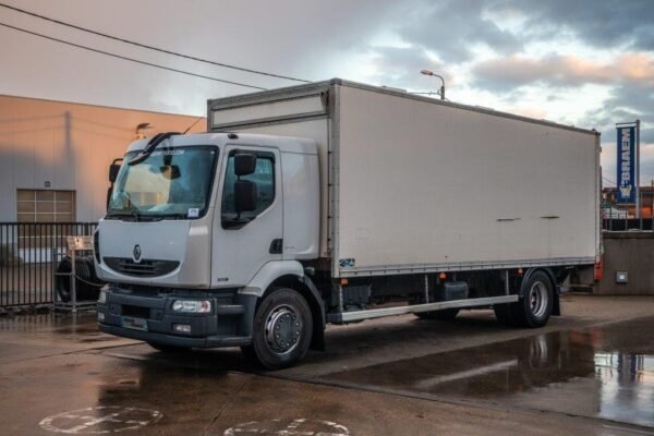 renault-premium-300dxi-poussea93464d-1.jpg 2013 Renault PREMIUM 300DXI+POUSSIN/CHICKEN/KUIKEN/KÛKEN+DH Trucks — Machinery Depot Pro