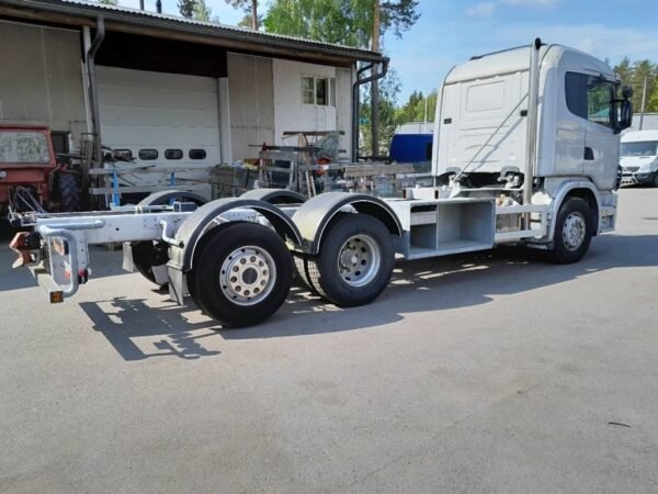 1997 Scania R 124-400 lb-a 6x2 /410+136 Trucks â€” Machinery Depot Pro