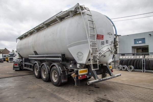 spitzer-silo-eurovrac-sk2460558bbf0b-3.jpg 2011 Spitzer Silo EUROVRAC-SK2460 - 60M³+5COMP Semi Tank Trailers — Machinery Depot Pro