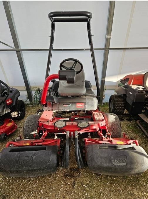 toro-greensmaster-3250-d-2-whea3094533.jpg 2002 Toro Greensmaster 3250-D 2-Wheel Greensmowers — Machinery Depot Pro