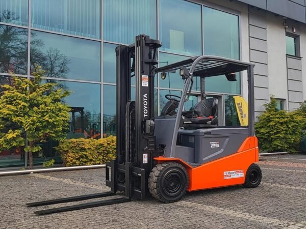 toyota-8fbmt25c6bfeff2-1.jpg 2016 Toyota 8FBMT25 Electric Forklift Trucks — Machinery Depot Pro