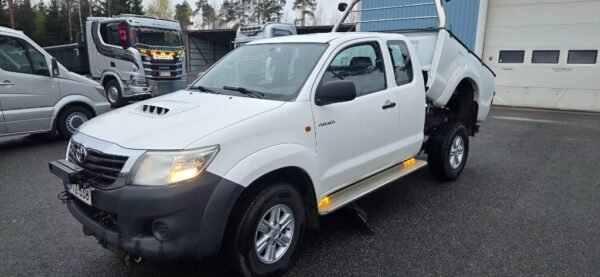 2013 Toyota Hilux Dropsidevans — Machinery Depot Pro