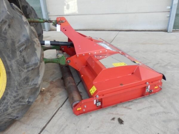 trimax-snakea6946a7a.jpg Trimax Snake Mountedandtrailedmowers — Machinery Depot Pro
