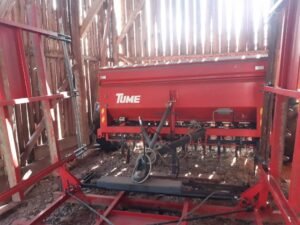 tume-hkl2500602d11a2.jpg 2010 Tume HKL2500 Agricombinationdrills — Machinery Depot Pro