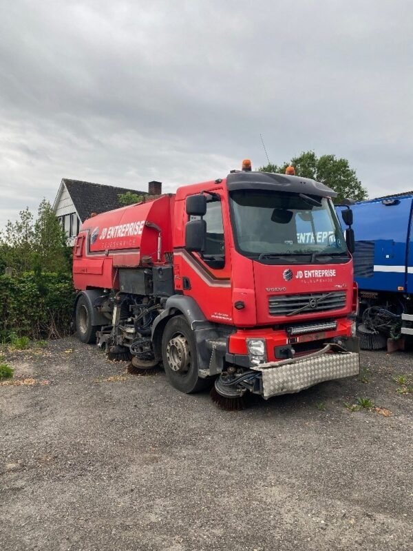 volvo-fl-24020c5c80f.jpg 2006 Volvo FL 240 Sweeper Trucks — Machinery Depot Pro