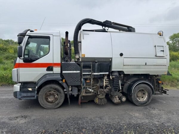 2017 Volvo FL 250 Sweeper Trucks — Machinery Depot Pro