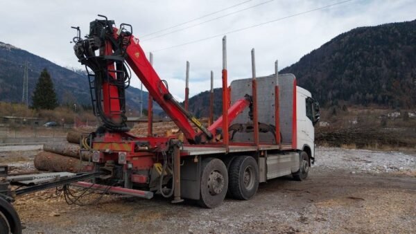 2016 Volvo Truck Foresttrailers — Machinery Depot Pro